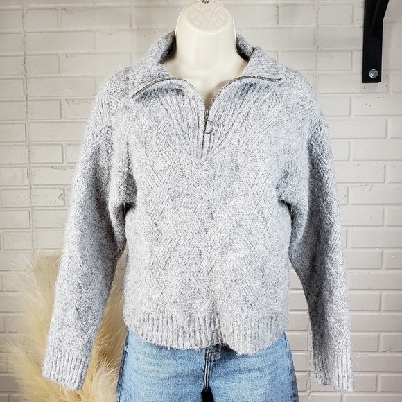 BKE Grey Quarter Zip Mock Neck Eyelash Sweater size Xtra Small - Picture 2 of 9